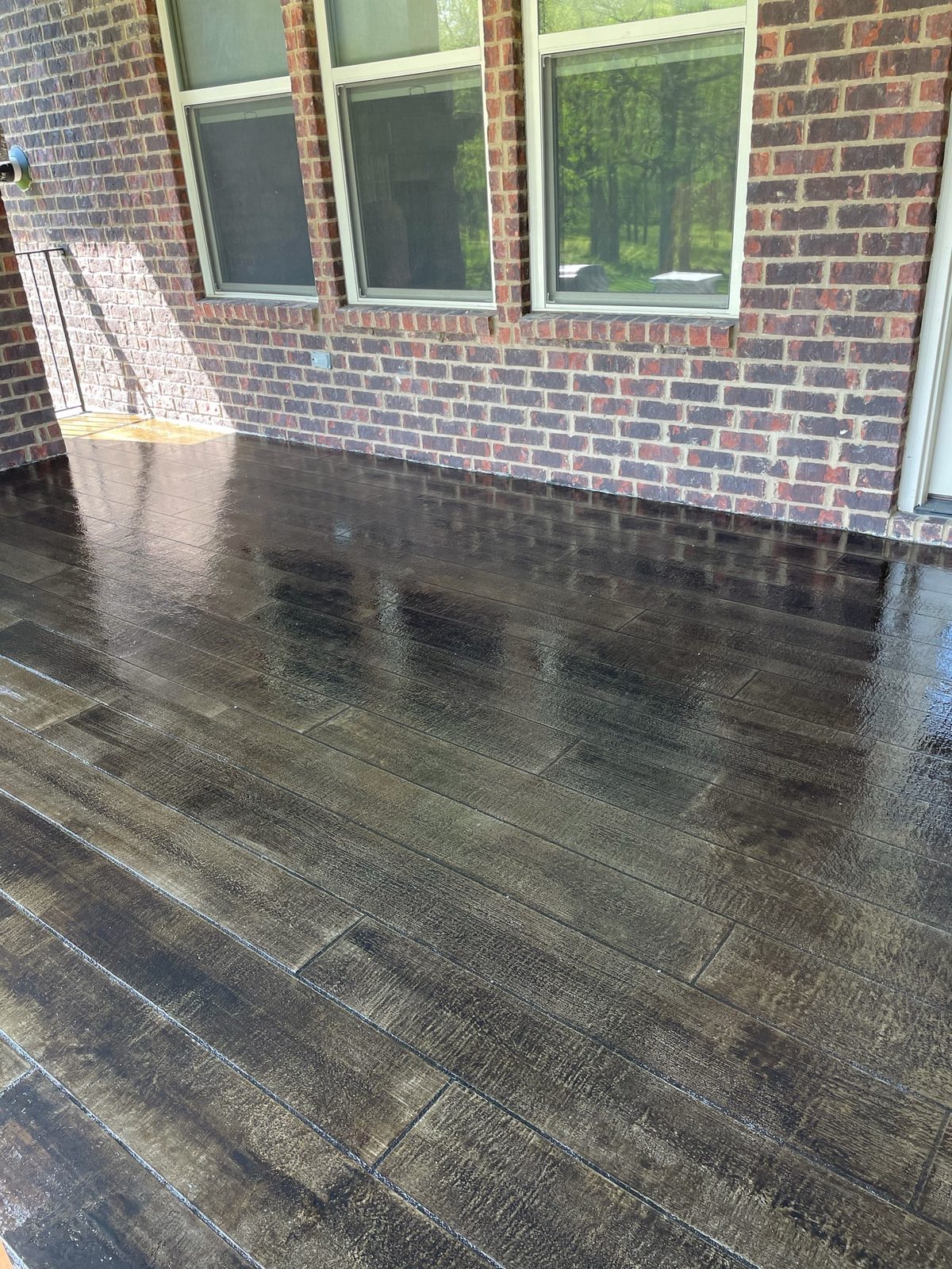 Cascina hand-stenciled wood-plank cement finish — Franklin
